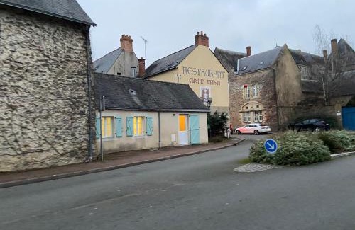Solesmes House | La petite maison