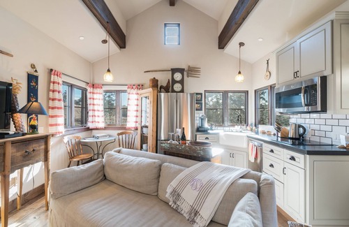 Santa Ynez Cottage | La Petite Maison in Santa Ynez