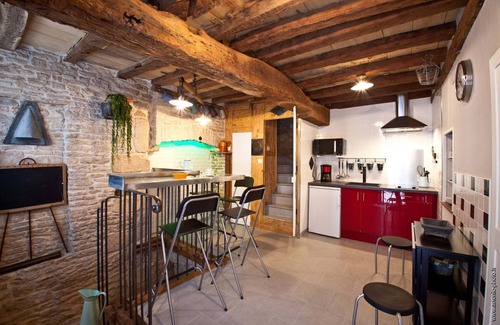 Noyers-sur-Serein House | La Petite Sentence, cottage in the heart of a medieval village in a paved street