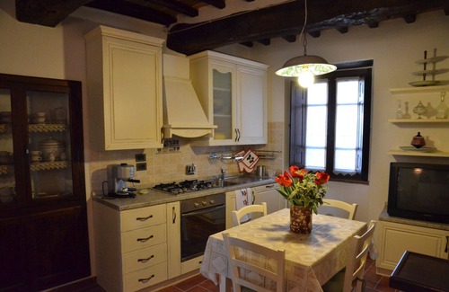 Monte Petriolo Apartment | La Petronilla Montepetriolo - Apartment Delight
