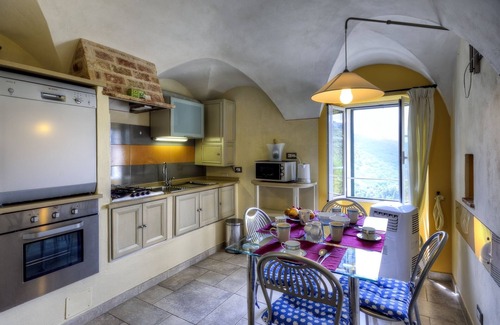 Civezza House | La Piazzetta suitable 4/5 people with pool.n