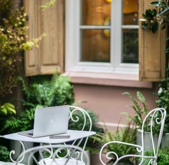 Hopital Saint-Louis Hotel | La Planque Hotel
