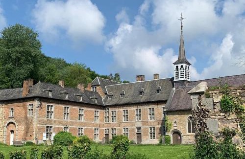 Marche-les-Dames House | La Porterie de l’Abbaye de Marche les Dames