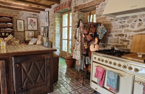 Bozouls House | La Providence, 13th century mill, heated pool, comfortable, view