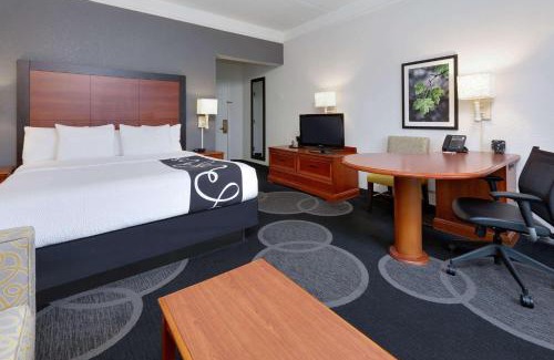 North Dallas Hotel | La Quinta by Wyndham Dallas North Central