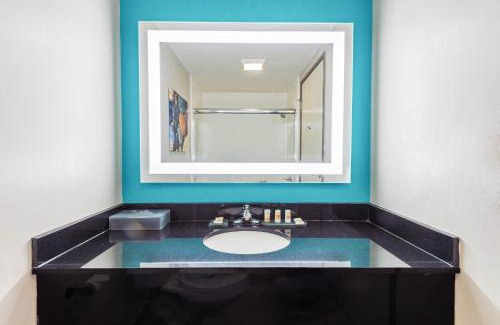 Jamestown Hotel | La Quinta by Wyndham Jamestown