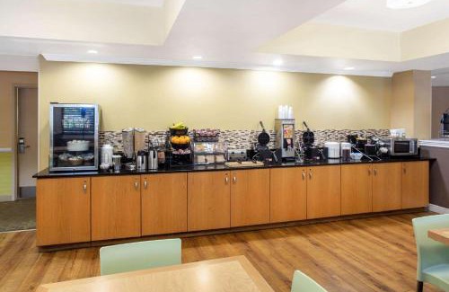 North Trail Hotel | La Quinta by Wyndham Sarasota Downtown