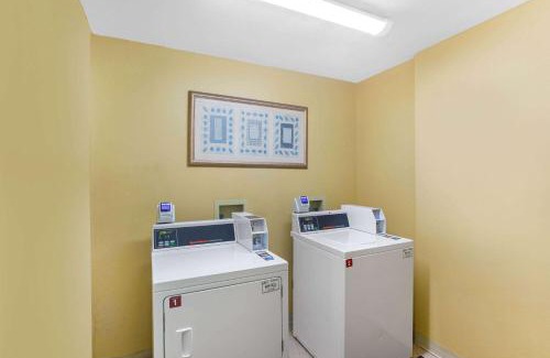 North Trail Hotel | La Quinta by Wyndham Sarasota Downtown