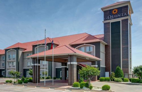 Weatherford Hotel | La Quinta by Wyndham Weatherford