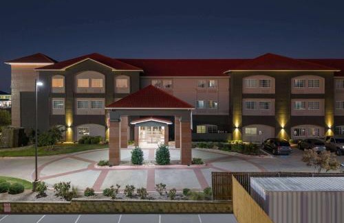 Woodway Hotel | La Quinta by Wyndham Woodway - Waco South