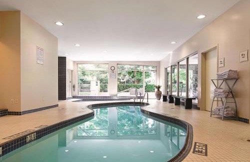 Richmond City Centre Hotel | La Quinta Inn by Wyndham Vancouver Airport