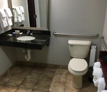 Jeffersontown Hotel | La Quinta Inn & Suites by Wyndham Louisville East