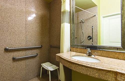 New Caney Hotel | La Quinta Inn & Suites by Wyndham Houston New Caney