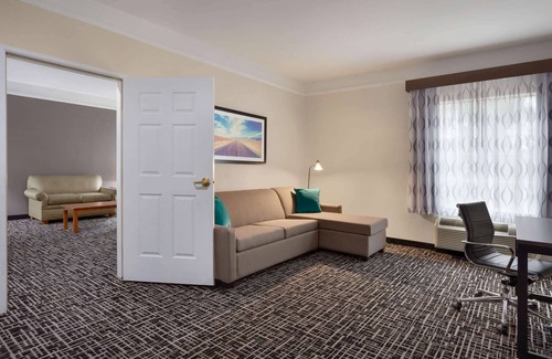 Longview Hotel | La Quinta Inn & Suites by Wyndham I-20 Longview South