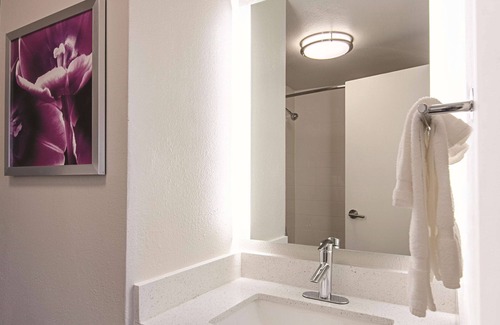 Portland Hotel | La Quinta Inn & Suites by Wyndham Portland DT/Maine Med