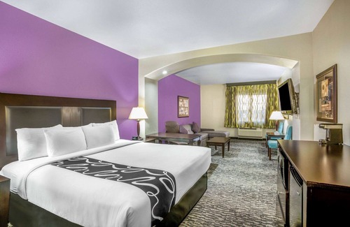Kyle Hotel | La Quinta Inn & Suites by Wyndham Kyle - Austin South