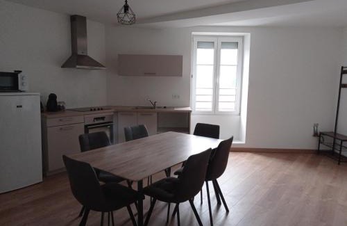 Montbard Apartment | La Résidence du Canal de Bourgogne