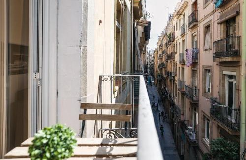 El Raval Apartment | La Rambla - Catalonia Square Apt 4BD-2BTH
