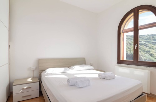 Torre del Pozzo Apartment | La Rosa dei Venti - Three Bedroom Apartment, Sleeps 6