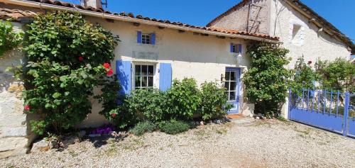 Brossac House | La Rose