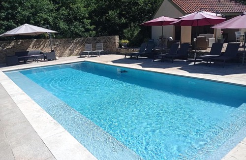 Sousceyrac Bed & Breakfast | La Roussilhe
