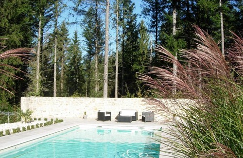Sousceyrac Bed & Breakfast | La Roussilhe