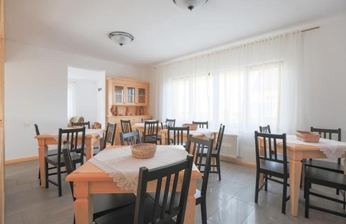 Totesti House | La Saliste