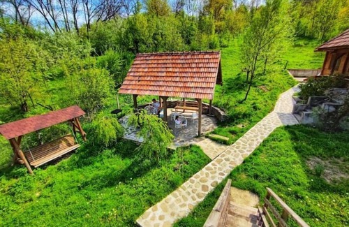 Bertea House | La sat, a Romanian traditional house built from natural materials