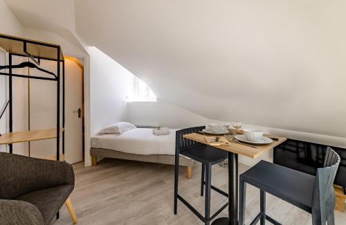 Saint-Serge Apartment | La scène - Wifi - Université