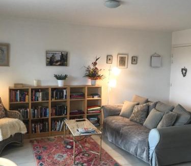 Marseillan Apartment | la scribote