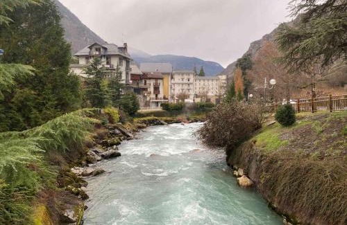 Brides-les-Bains Apartment | La source