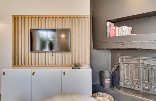 Roy House | La Source - Love Nest