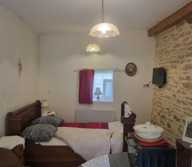 Tournus Apartment | La Studette du Pèlerin - Un Air d'Autrefois - Secure & Free Park Vélo -