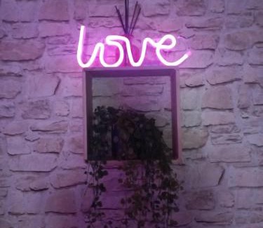 Levroux Apartment | La suite de Chez Adeline , 45 minutes from Beauval Zoo