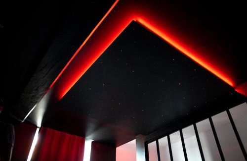 Saint-Lambert-du-Lattay Villa | La Suite Spa & Cinéma
