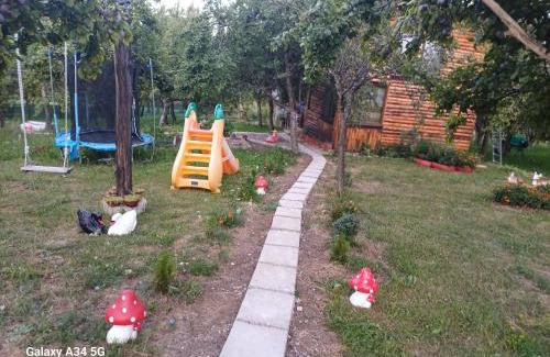 Oestii Paminteni Other | La tataie Nucșoara