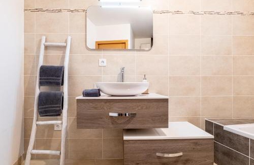 Cran-Gevrier Apartment | La Terrazza sul Thiou