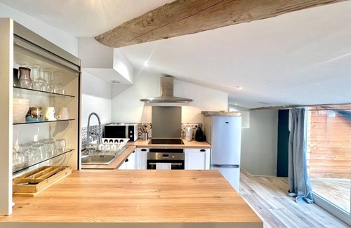 Saint-Genies-de-Malgoires Apartment | La Tropézienne, charm and comfort in the Gard.