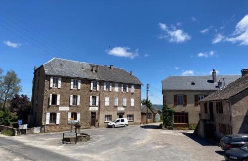 Salles-Curan House | La Villa Bouloc, gite pour la famille