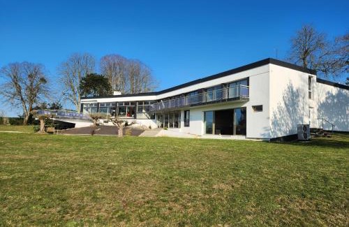 Saint-Planchers Villa | La Villa de Louis