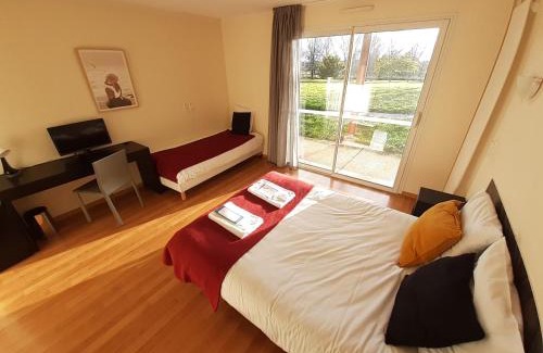 Theix-Noyalo Hotel | La Villa des Golf.e.s