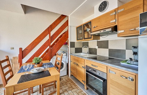 Courseulles-sur-Mer Apartment | La Villa Fleurie - Appt à 50m de la plage