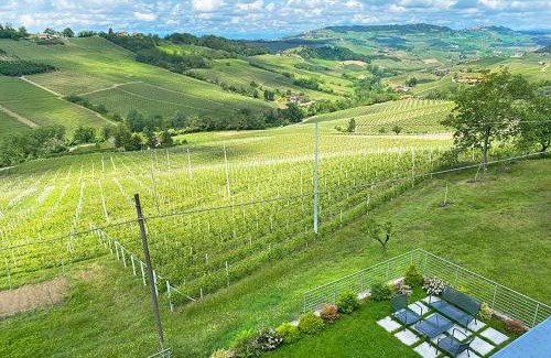 Monforte d'Alba Apartment | La Vista dal Cielo