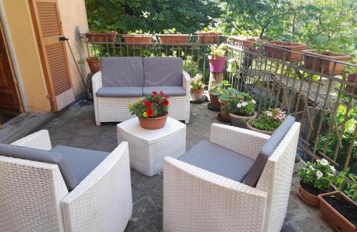 Compiano Apartment | La Vista Sul Castello