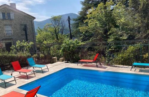 Nyons Bed & Breakfast | La Viste - SPA-JACUZZI - MASSAGE- SAUNA - 4 SAISONS - Piscine Chauffée Toute l'année - Heated POOL - 800m City Centre
