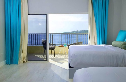 Villa Hotel | LA Vue Boutique Hotel & Beach Club
