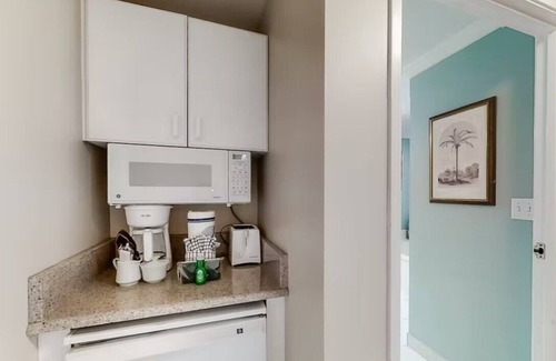 Four Mile Village Condo | LABOR DAY AVAILABLE MAKE US AN OFFER, 1 Bedroom Studio at Tops'l Great Views!