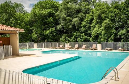 Lacapelle-Marival House | Lac Bleu 40