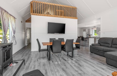 Saint-Raymond Ski Chalet | Lac-Mercher-3 - Modern construction on the waterfront