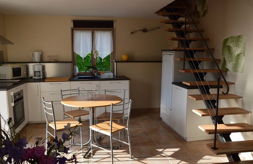 Ladoix-Serrigny Cottage | Ladoix Serrigny: Country Cottage/Gite - Corcelles Les Serrigny